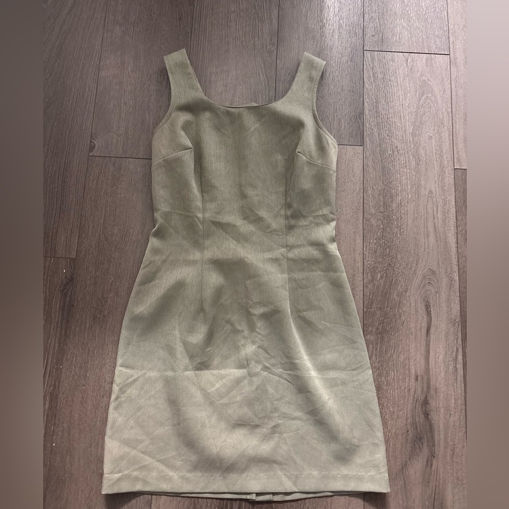 Elegant Olive Green Sleeveless Dress